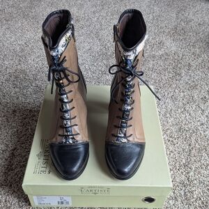 L'ARTISTE Quintus Women's Taupe and Black Lace-Up Boots. Size 39(8.5).